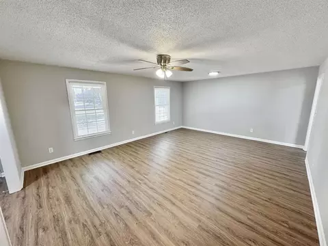 Living - 33 Bradmere Cv, Jackson, TN 38305 photo 2 of 2
