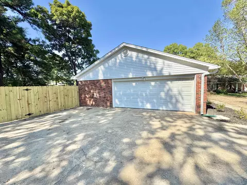Exterior - 33 Bradmere Cv, Jackson, TN 38305 photo 2 of 8