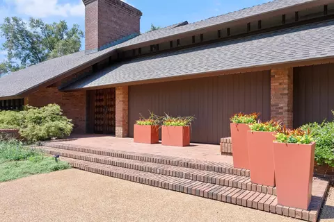 333 Westover Dr, Clarksdale, MS 38614