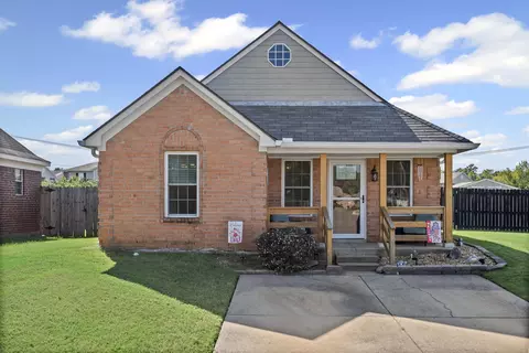 5893 Kayla Dr, Southaven, MS 38671