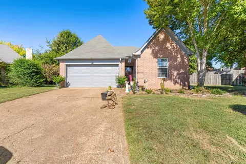 2333 Valley Edge Cv, Memphis, TN 38016