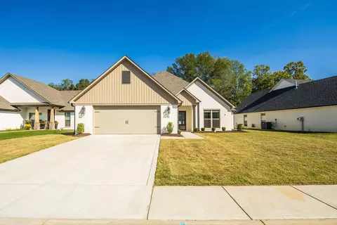 18 Kingston Creek Dr, Jackson, TN 38305