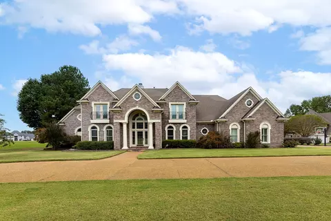 9390 Mayfield Rd S, Collierville, TN 38017
