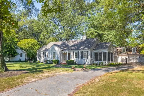 3922 Walnut Grove Rd, Memphis, TN 38111