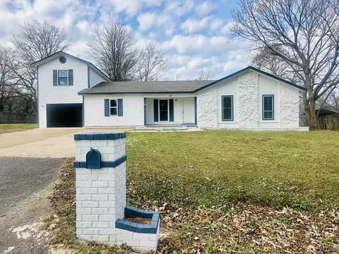 547 Naylor Rd, Bolivar, TN 38008