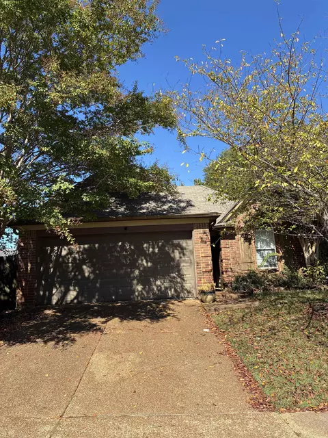 10130 Cross Valley Dr, Cordova, TN 38018