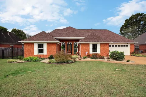 877 Ten Oaks Dr, Collierville, TN 38017