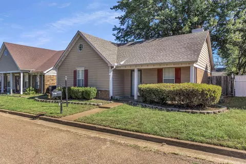 1626 Raybrad St, Cordova, TN 38016