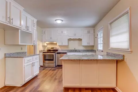 Kitchen - 5167 Rolling Fields Dr, Memphis, TN 38134 photo 1 of 1