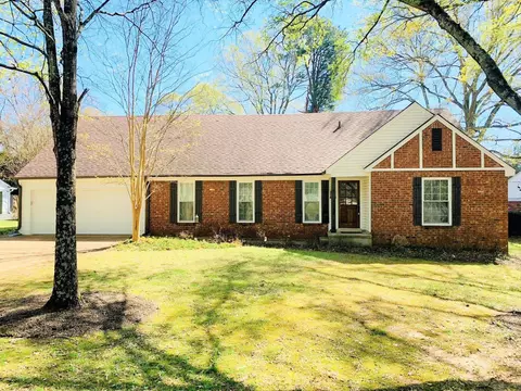 7207 Poplar Pike Rd, Germantown, TN 38138