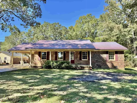 45 York Ln, Savannah, TN 38372
