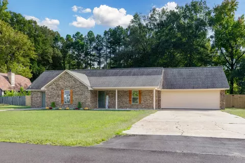 139 Sharon St, Atoka, TN 38004