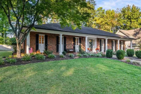 2057 Sonning Dr, Germantown, TN 38138