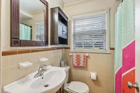 Bath - 151 W White Rd W, Collierville, TN 38017 photo 4 of 5