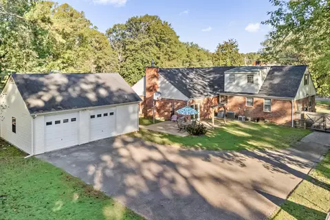 Exterior - 151 W White Rd W, Collierville, TN 38017 photo 3 of 8
