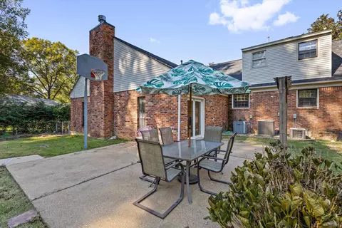 Exterior - 151 W White Rd W, Collierville, TN 38017 photo 6 of 8