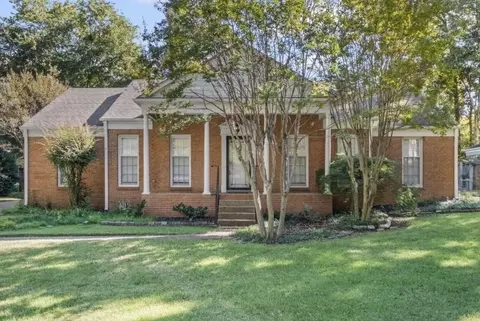 2304 Howard Rd, Germantown, TN 38138