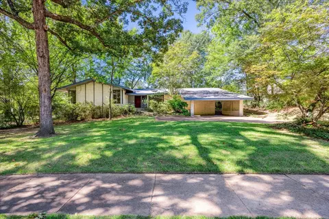 321 Shady Woods Cv, Memphis, TN 38120