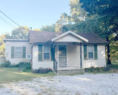 7050 Locke Rd, Millington, TN 38053