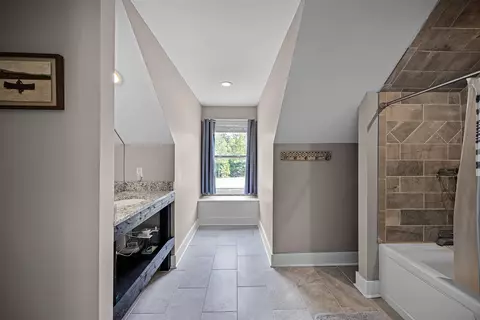 Entry Way - 939 Eagle Point Rd, Cherokee, AL 35616 photo 2 of 2