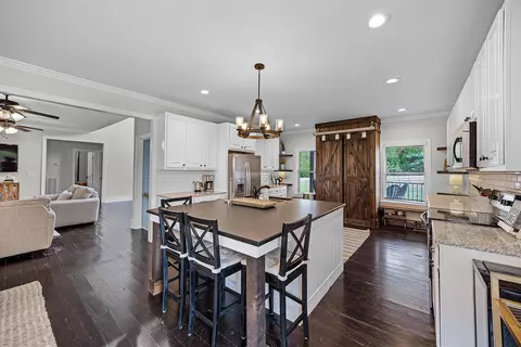 Kitchen - 939 Eagle Point Rd, Cherokee, AL 35616 photo 2 of 3