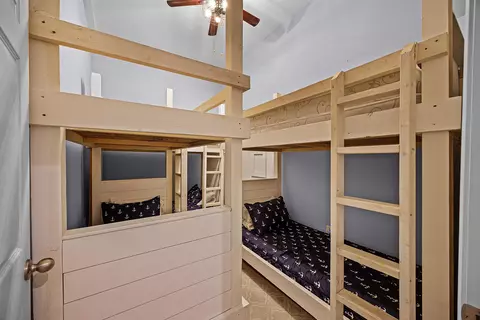 Bedroom - 939 Eagle Point Rd, Cherokee, AL 35616 photo 6 of 6