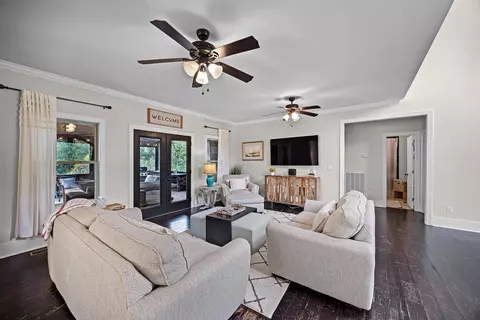 Living - 939 Eagle Point Rd, Cherokee, AL 35616 photo 2 of 5