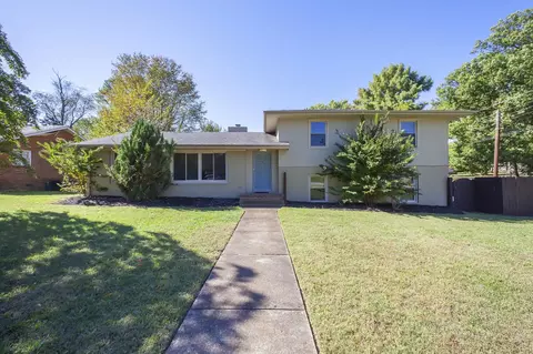 7 Robinhood Ln, Jackson, TN 38305