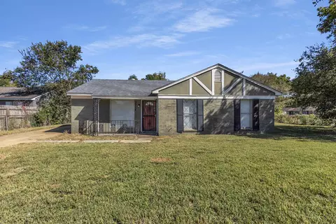 3718 W Canary Cv, Memphis, TN 38109