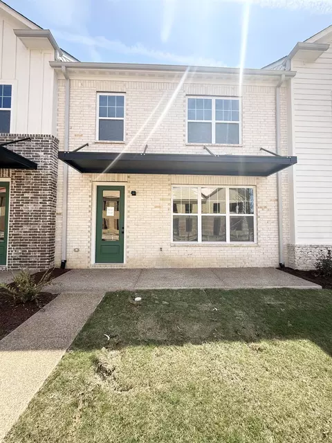 3050 Portage Dr, Bartlett, TN 38135