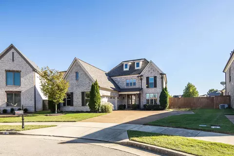 10445 Emmas Cir S, Collierville, TN 38017