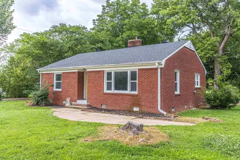 212 N Maple St, Adamsville, TN 38310