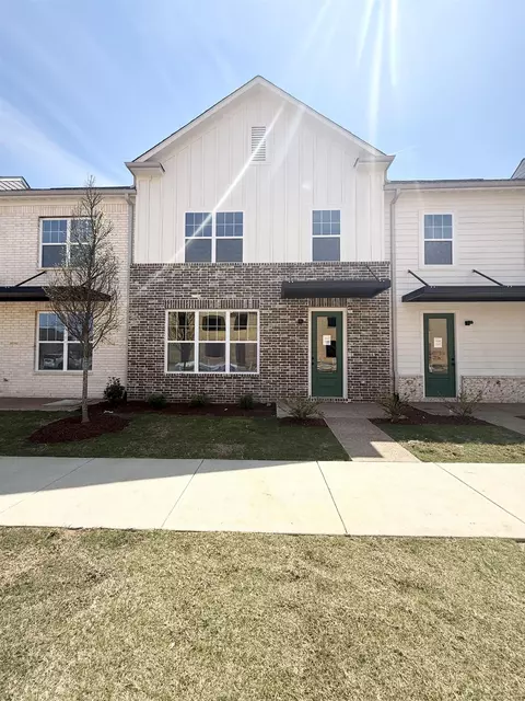3056 Portage Dr, Bartlett, TN 38135