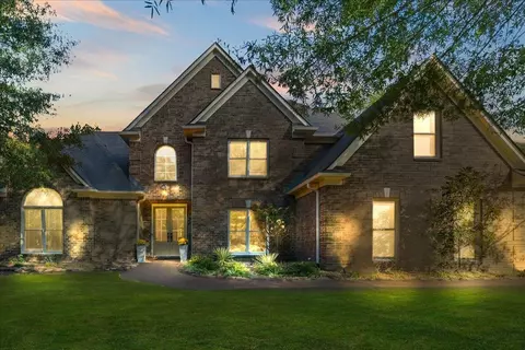 1796 N Waverton Cv, Collierville, TN 38017