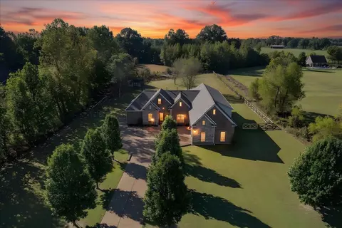 8405 Sartori Dr, Millington, TN 38053