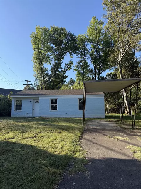 2575 Dakar Ave, Memphis, TN 38127