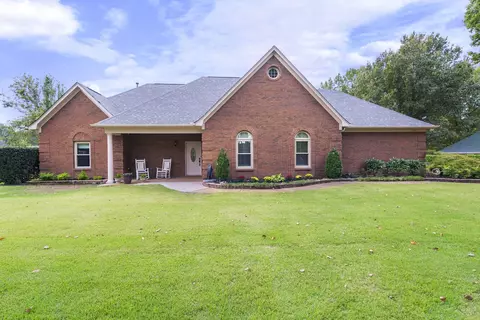 2065 Tall Trees Dr, Horn Lake, MS 38637