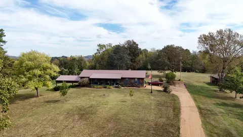 2890 Nance Bend Rd, Clifton, TN 38425