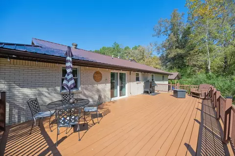 387 Dogwood Dr, Decaturville, TN 38329