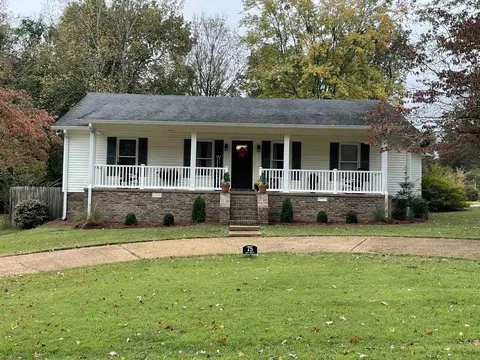 75 Holt St, Savannah, TN 38372