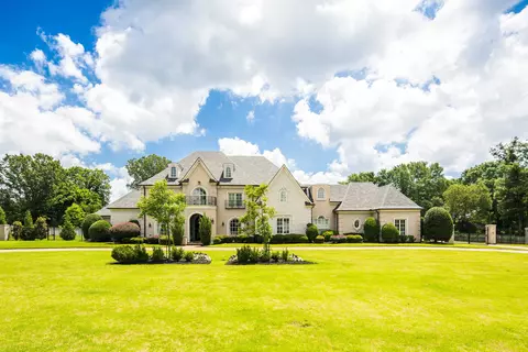 3246 Hollow Creek Rd, Germantown, TN 38138