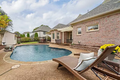 Exterior - 1752 Campden Dr, Collierville, TN 38017 photo 3 of 6
