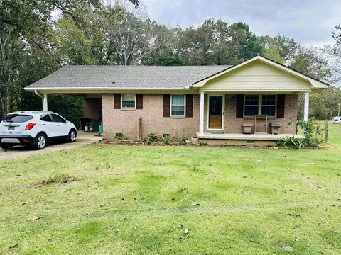 320 Clayton Rd, Finger, TN 38334