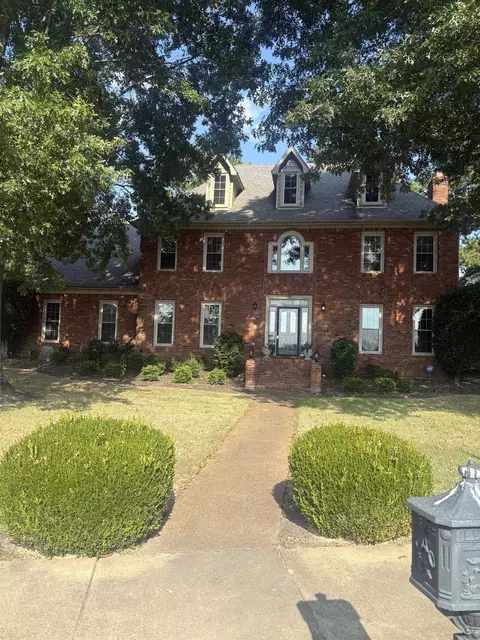 1196 E Lake Pointe Dr, Collierville, TN 38017