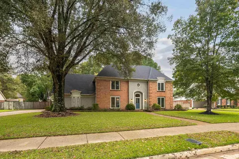 2036 Prestwick Dr, Germantown, TN 38139