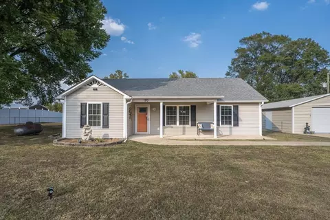 190 Ode Moore Rd, Michie, TN 38357