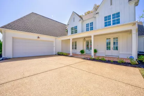 1373 Belfair Dr, Collierville, TN 38017