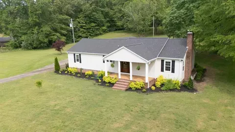 1152 E Poplar Ave, Selmer, TN 38375