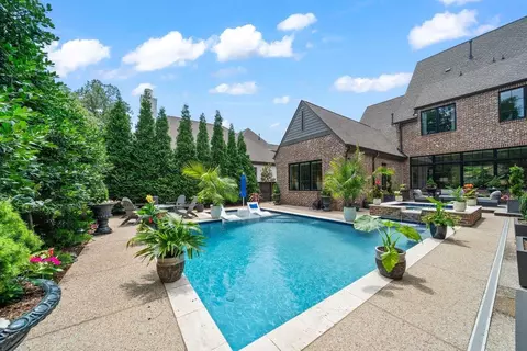 3056 Chapel Woods Cv, Germantown, TN 38139