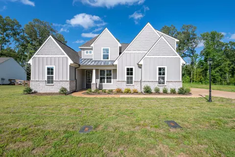 210 Drake Dr, Piperton, TN 38017